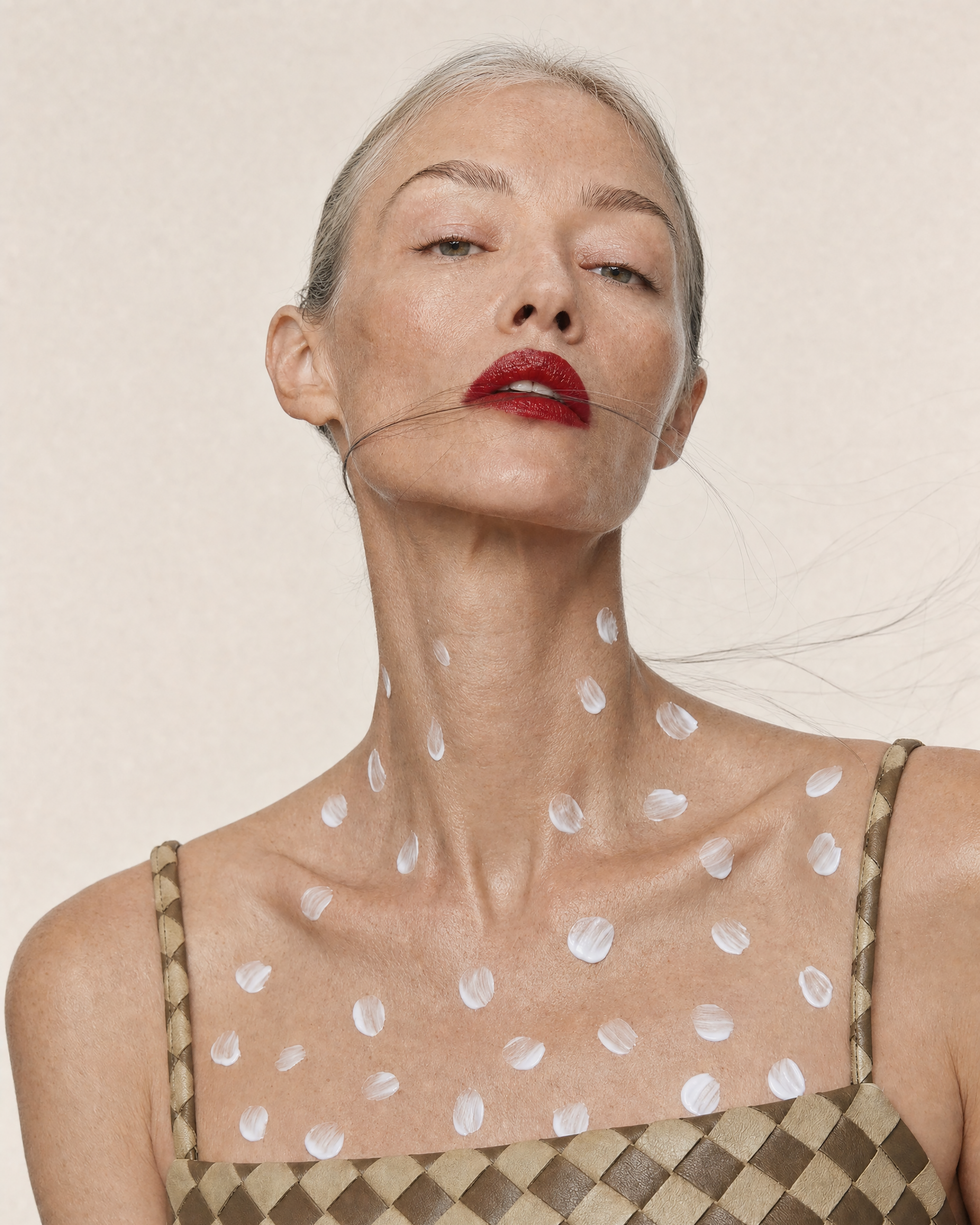 Le_Nuage_Super_Anti-Aging_Neck_Decollete_Cream.png